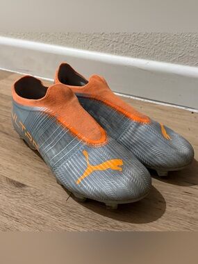 Puma Ultra 3.4 FG/AG Junior laceless Silver and Orange Soccer Cleats size 6C